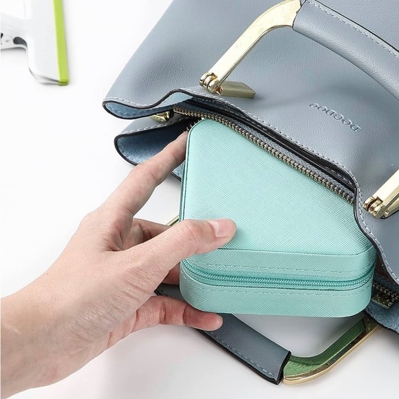 Travel Jewelry Organizer Zipper Bag/Box (1 pcs) - Picture 10 of 14